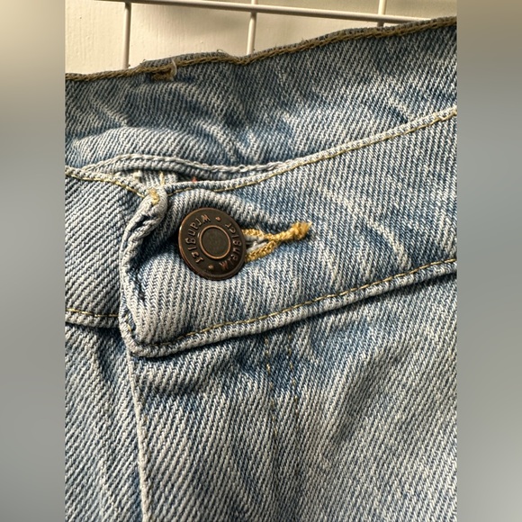 Wrangler Men's Denim Blue Jeans
Size 38 X 30 - Picture 3 of 13